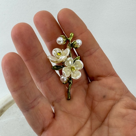 3/$20 Pearlescent 3D Cherry Blossom Pin Brooch - Picture 6 of 10